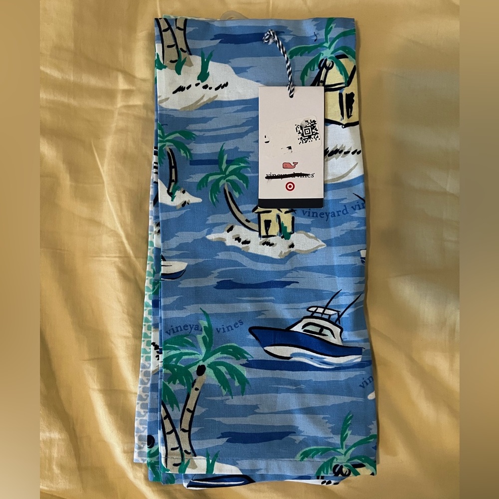 Vineyard vine x target tropical/whale set of 2 dishtowels